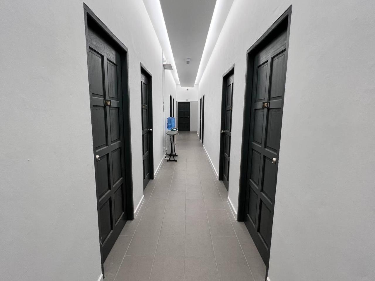 Ij Lodge Miri Bagian luar foto